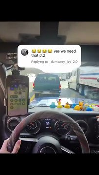 La vengeance de ce conducteur sur un autre trop énervé... mauvais karma