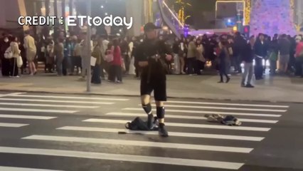 Man kills 3 PEOPLE in KNIFE ATTACK in Taiwan | SHOCKING FOOTAGE