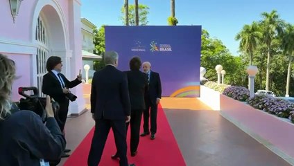 Javier Milei fue recibido por el presidente brasileño Luiz Inácio Lula da Silva