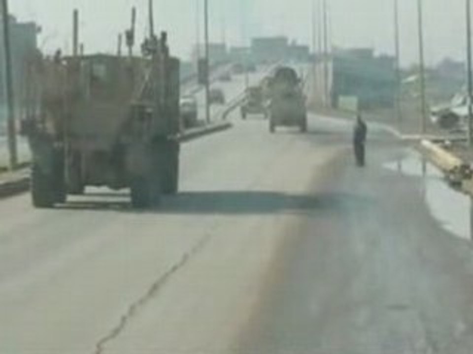 un civil irakien frappé par un IED