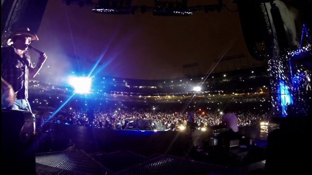 Don't You Wanna Stay (with Kelly Clarkson) - Jason Aldean (live)