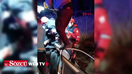 Malatya'da otomobil direğe çarptı; 1'i ağır, 2 yaralı