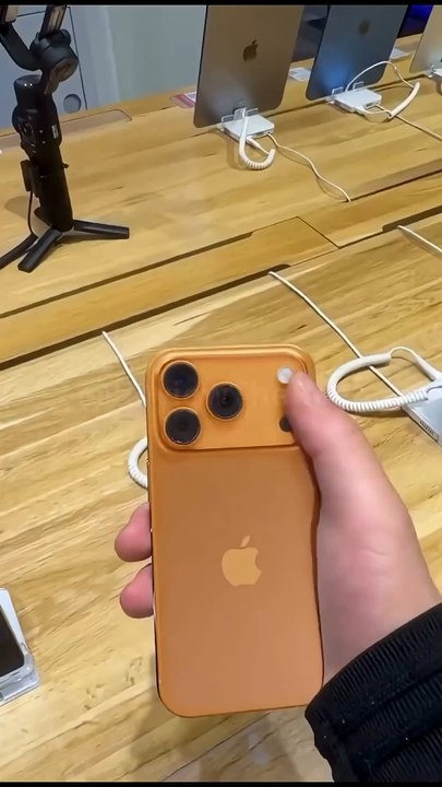 Un ÉCRAN à l’arrière de l’iPhone 17 Pro ?📱