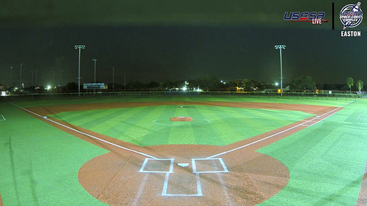 White Easton - Elf Games (2025) Fri, Dec 19, 20...
