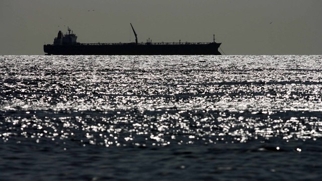 Buque petrolero es interceptado en aguas venezolanas