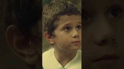 حب رجب لنازلي بلش من الطفولة 🥰 | مسلسل العاشق يفعل المستحيل #shorts #sevenneyapmaz #مسلسلات_تركية