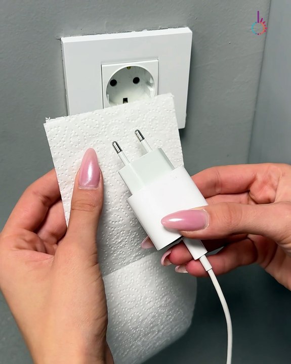 Charging phone made easier with this hack📲