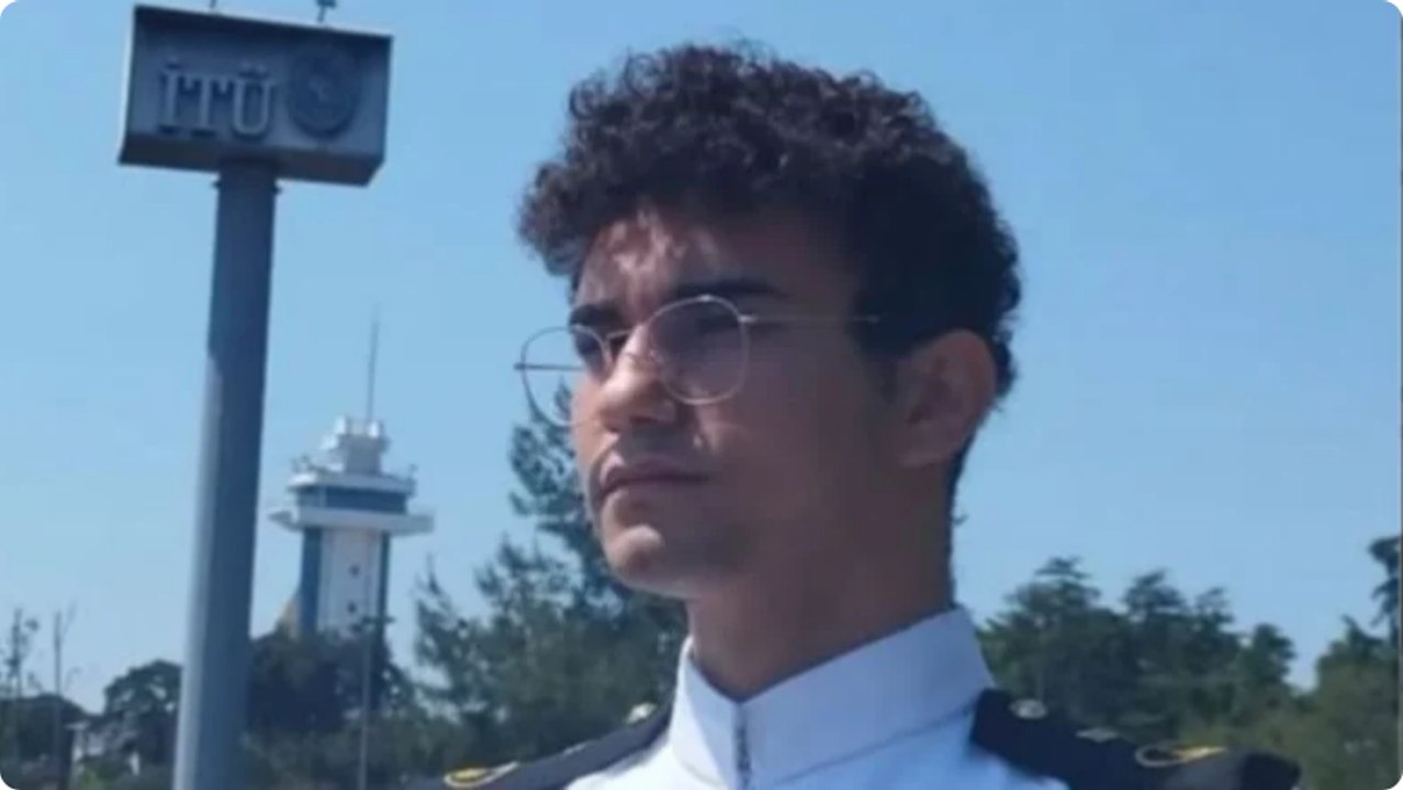 Türk kaptan, internet kablosunu kopardığı iddiasıyla tutuklandı