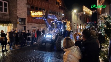 Les tracteurs illuminés de Wéris rallument la magie de Noël au profit du Relais pour la vie