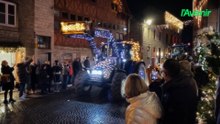 Les tracteurs illuminés de Wéris rallument la magie de Noël au profit du Relais pour la vie