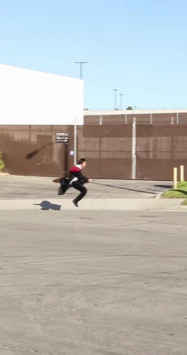 How a magical thief escapes from prison 😲