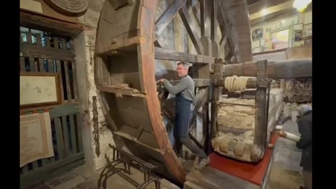 Viaggio nell'antica stamperia Marchi a Santarcangelo di Romagna, dove il tempo scorre come nel Seicento