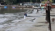 Yılın en kısa gününde deniz suyu çekildi, sağanak yağmur sahili tahrip eti