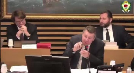 Au conseil municipal, Christian Estrosi (dé)raille l’opposition et embrase les réseaux