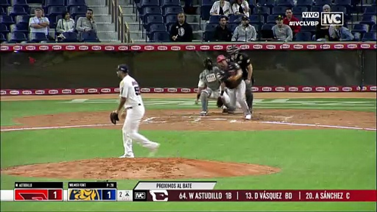 Willians Astudillo se estrenó con Cardenales