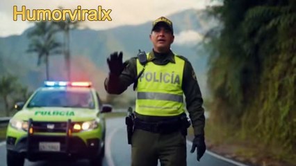 Papá Noel es parado por la policía #viral #papanoel