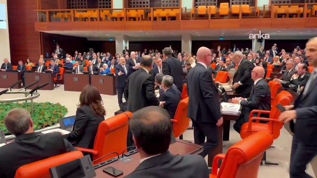 2026 bütçesi TBMM'de kabul edildi: Vekiller arasında yumruklu kavga!