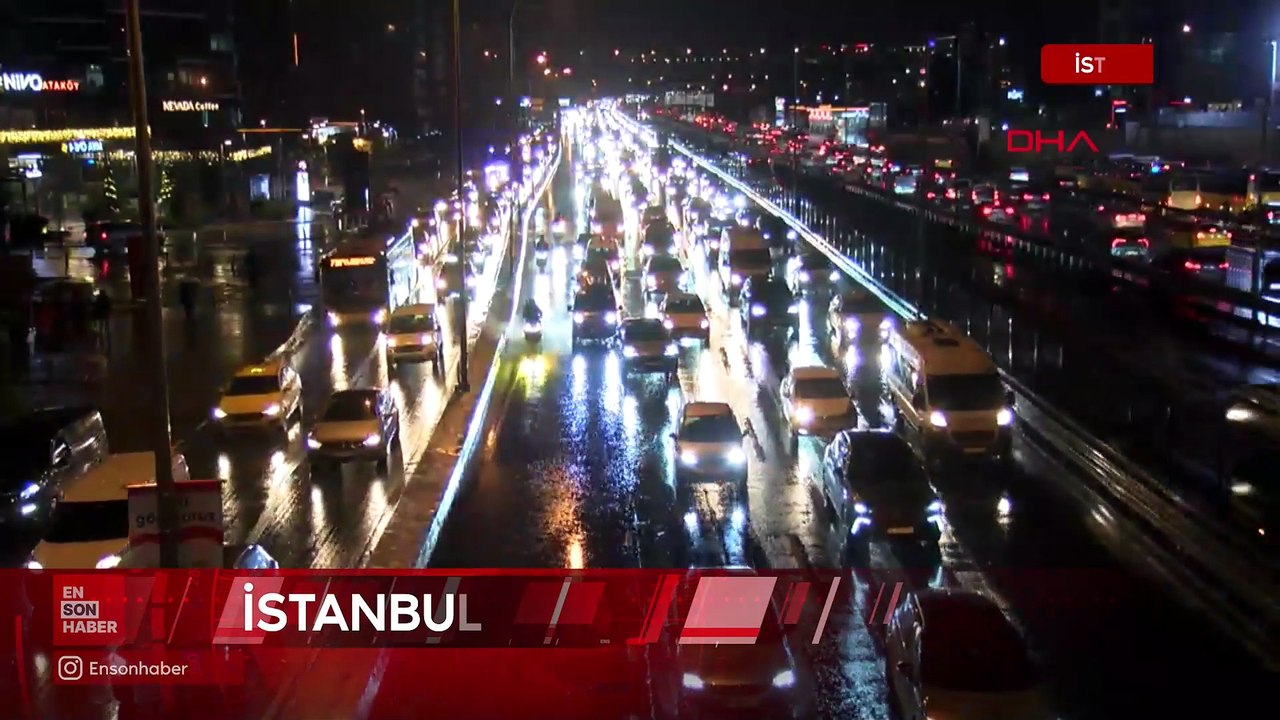 İstanbul'da yağışın etkisiyle trafik yoğunluğu yaşandı
