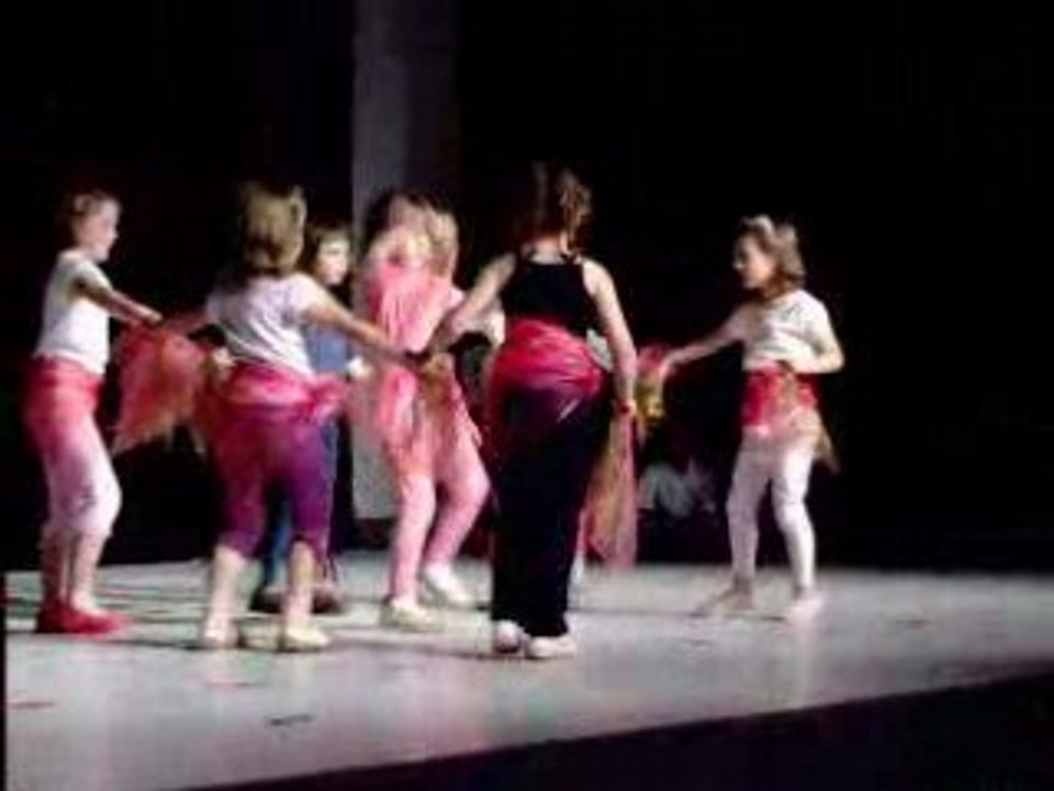 le cirque des enfants - danseuses