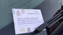Des contraventions poétiques distribuées pour les fêtes à Ernée