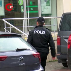 Başakşehir'de bankadan para çeken kişinin çantasını almak istediler; havaya ateş açılınca kaçtılar