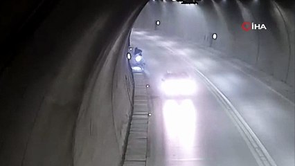 Tünelde motosikletle takla attı, bir dakika sonra yoluna devam etti