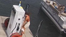 Everything Went Wrong! 🤣 Woman Falls in Water While Trying to Fuel Boat ⛽🌊