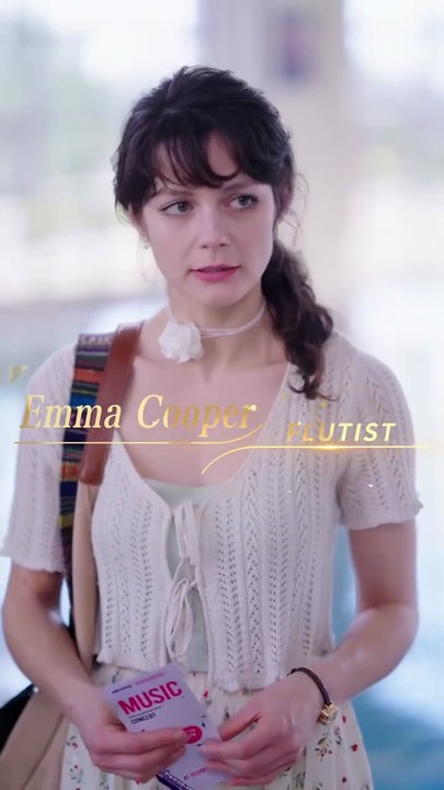 After being betrayed by her fiancé, she takes revenge-《Love Me Not》