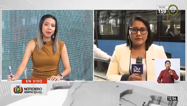 Bloqueadores arrojan piedras al Tren Metropolitano de Cochabamba; línea Roja suspende operaciones