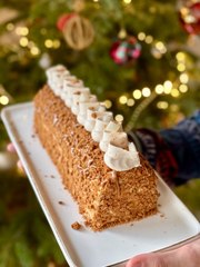 Bûche de Noël Poire, Spéculoos & Caramel Beurre Salé ✨ | Biscuit Dacquoise et Poires Caramélisées