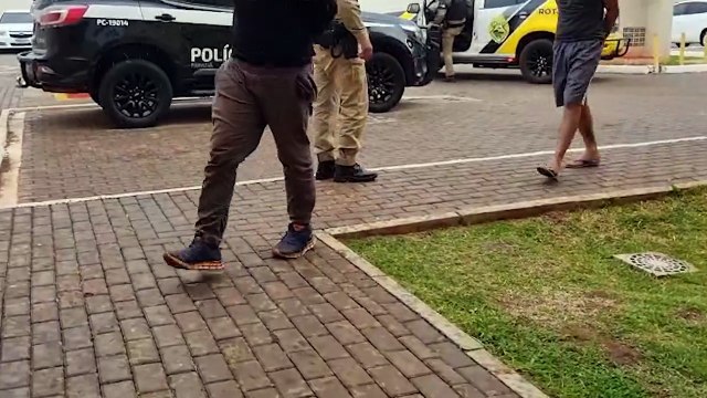 Homens detidos com 150 quilos de maconha são encaminhados à delegacia em Cascavel