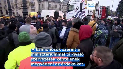 A fuvarozók érdekeiért és az útdíjemelések ellen tüntettek a kamionosok Budapesten