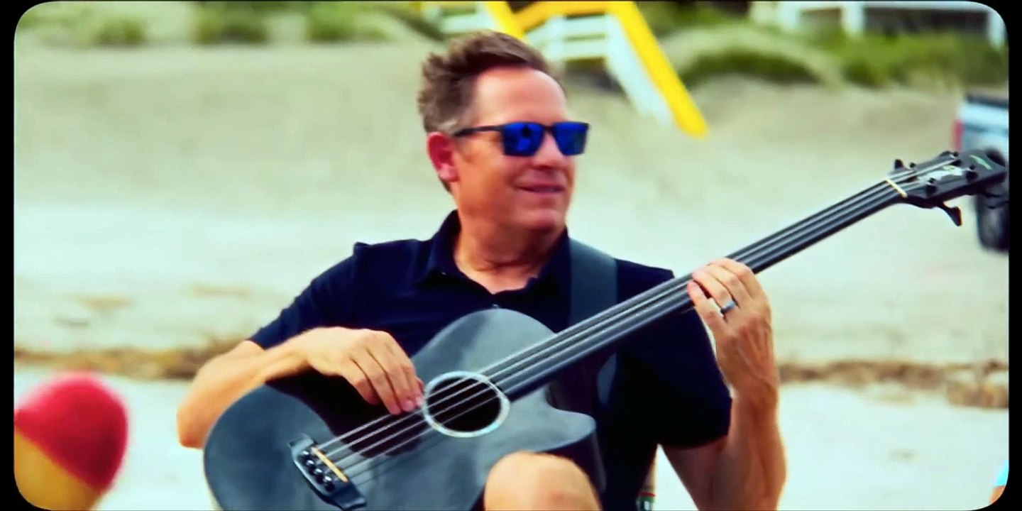 Scotty McCreery - Bottle Rockets (feat. Hootie & The Blowfish) (Official Video)