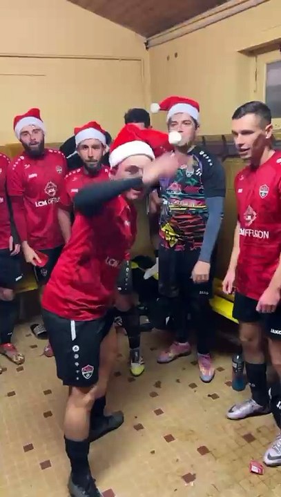 L’équipe fanion des seniors 1 fêtent Noël par une victoire
