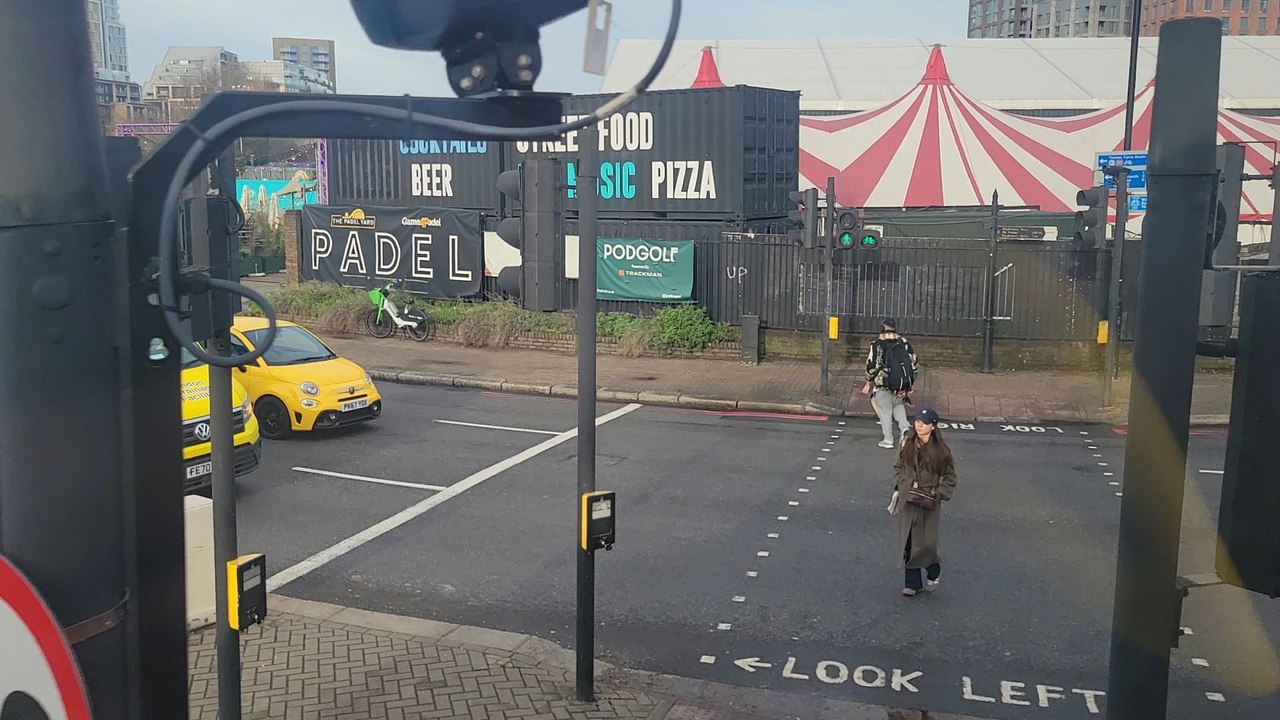 Another view from bus - 4 of 8 - Fourth of eight videos I shot while I was on the 44 bus to Abilio's (a Portuguese/Brazilian café and delicatessen in Battersea) earlier today.