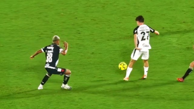 Si chiama Breno Bidon: questa giocata sta facendo impazzire il web