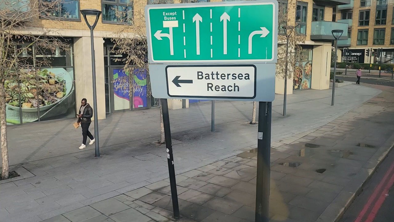 Another view from bus - 8 of 8 - Eighth of eight videos I shot while I was on the 44 bus to Abilio's (a Portuguese/Brazilian café and delicatessen in Battersea) earlier today.