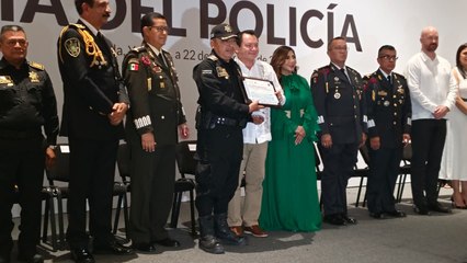 Policías de Yucatán reciben reconocimientos por trayectoria y valentía