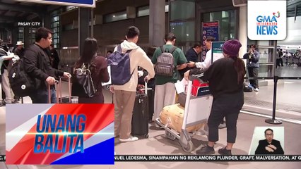 Mga biyaherong pauwing probinsiya at patungong abroad para sa holiday season, dagsa sa NAIA Terminal 3 | Unang Balita