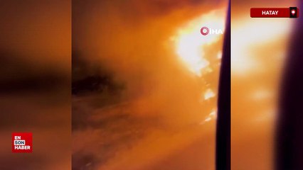 Hatay’da seyir halindeyken yanan tır alevlere teslim oldu