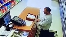 Robber Walks Away After Seeing Prayer  Powerful Moment