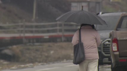 [날씨] 퇴근길 서울 등 곳곳 비·눈, 미끄럼 주의...성탄절 '강력 한파' / YTN