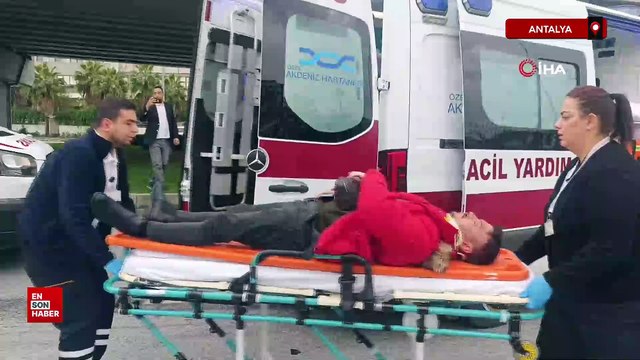 Antalya'da yol verme kazasında ortalık savaş alanına döndü