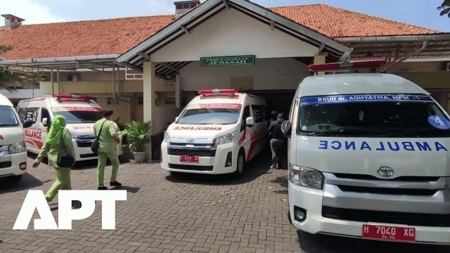 WATCH: 16 Dead and Many Hurt in Semarang Toll Road Bus Accident, Rescue Efforts Underway | APT