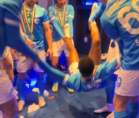 I giovani azzurri scherzano con il senatore Juan Jesus: ecco cosa gli fanno!