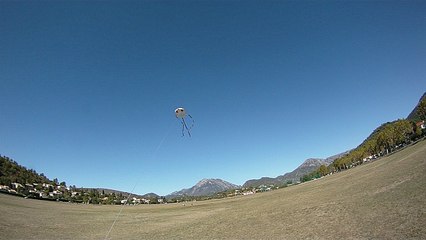 Test avec essai concluant d'un de nos cerfs-volants : La Pieuvre 24 Lucaplane