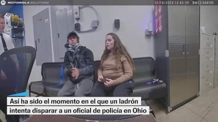El momento en el que un ladrón intenta disparar a un oficial de policía en Ohio