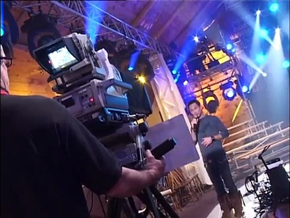 2005 – Johnny Hallyday : coulisses de Un Noël au Canada – Bonus DVD Isabelle Boulay “Du temps pour toi”