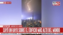 Rayo cae sobre el edificio más alto del mundo y el video se hace viral