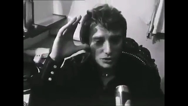 1969 – Johnny Hallyday : le 31 décembre, extrait live de “À tout casser” et vœux pour 1970 (Provence Actualités)